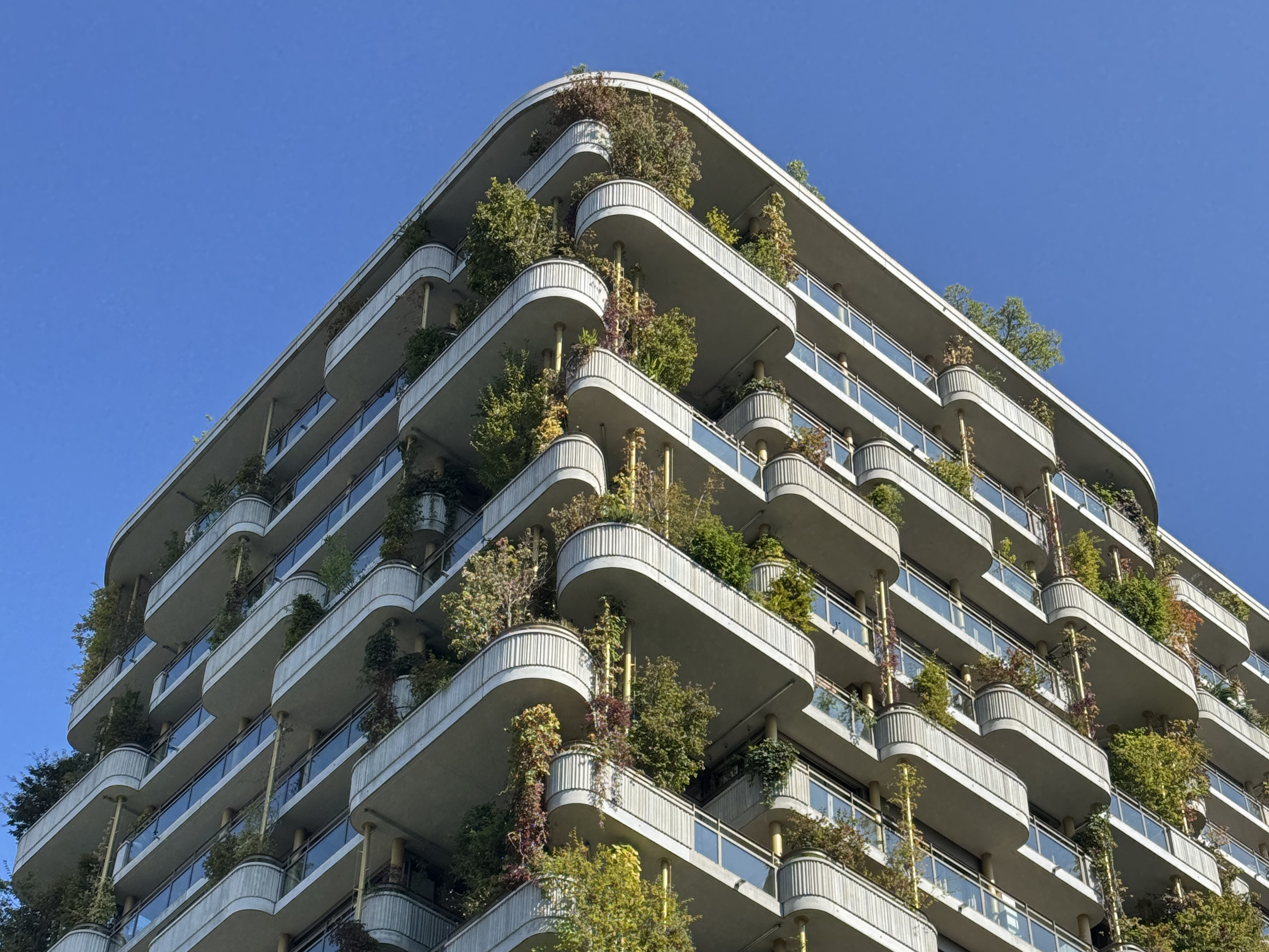 «Suurstoffi» Areal, Hochhaus mit vertikalen Gärten