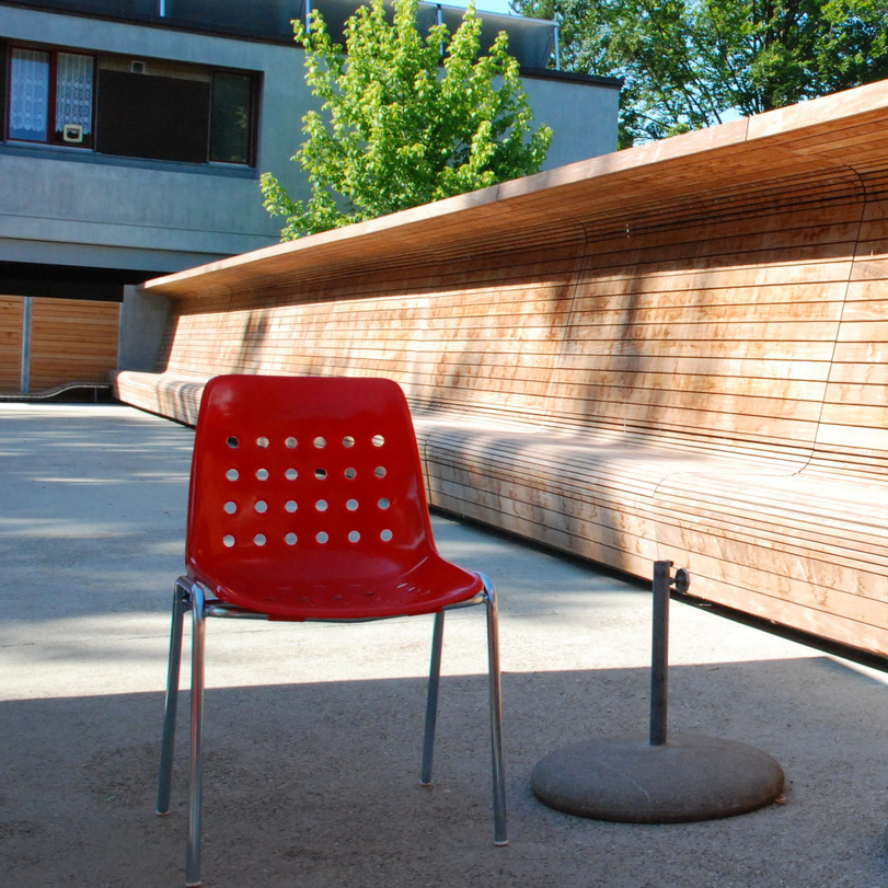 ‘Zwischen den Hölzern’ open-air swimming pool, Oberengstringen