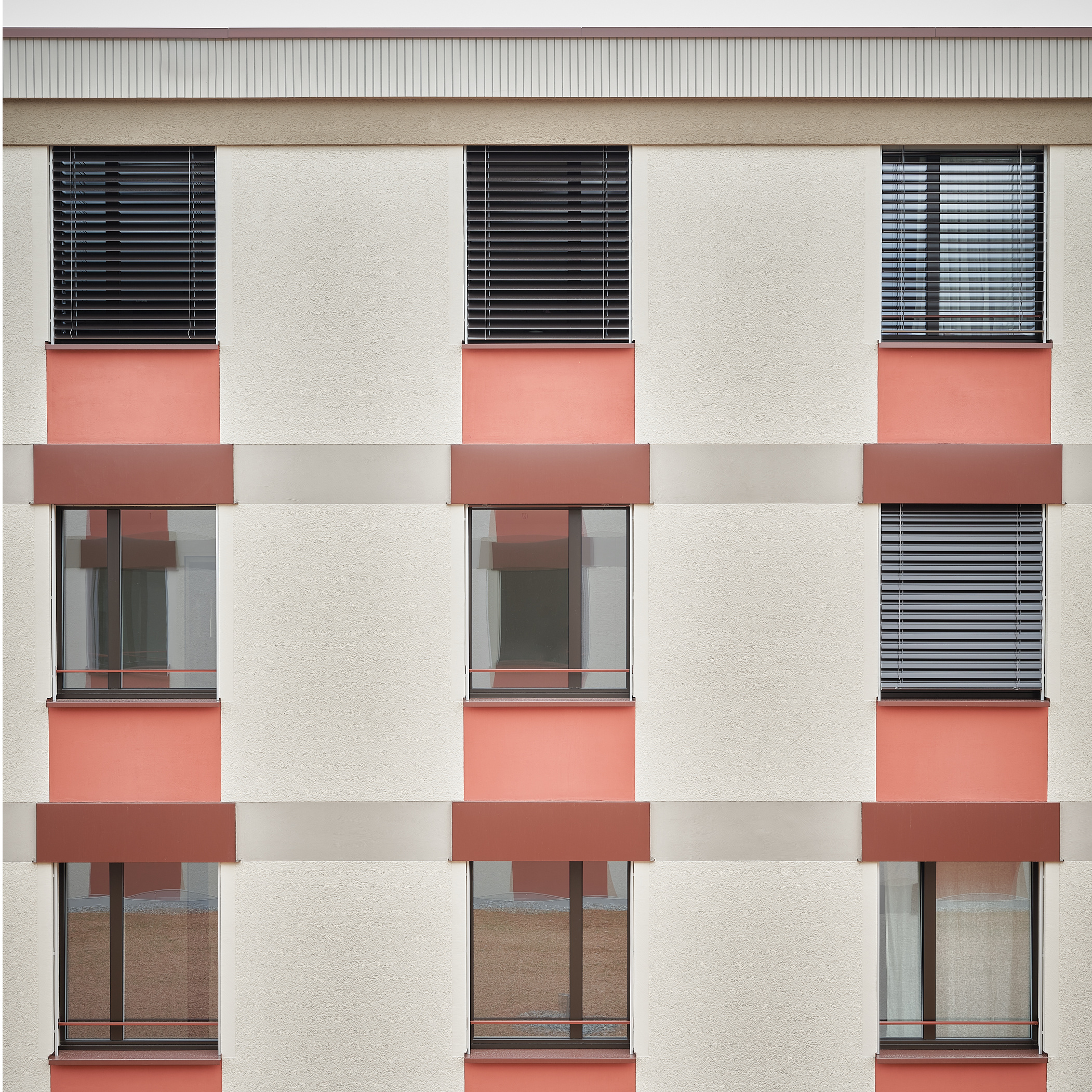 Residential and commercial building Postareal, Obfelden