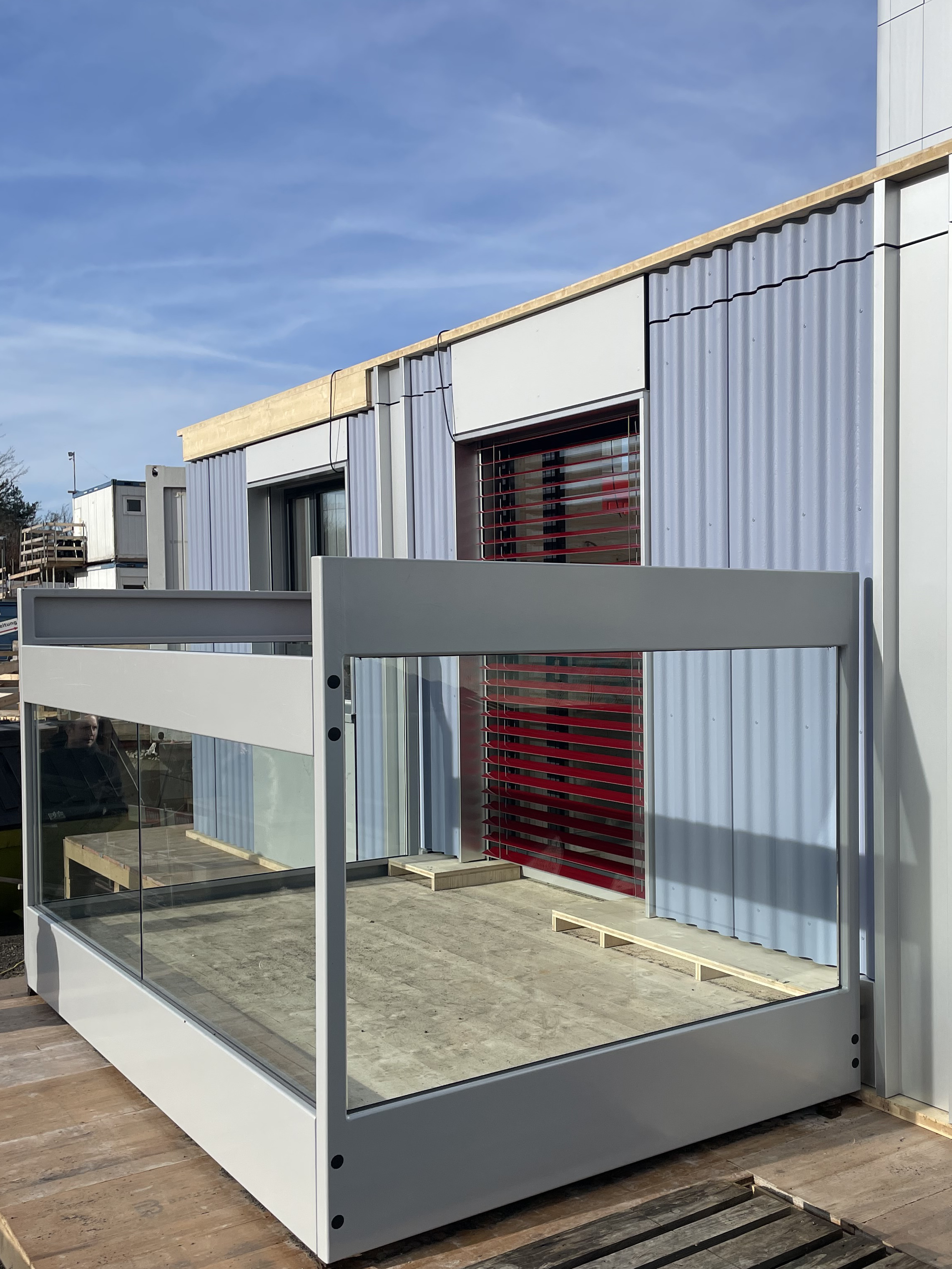 1:1-Fassaden-Mock-up mit Material- und Farbkonzept, Wohnhochhaus "Sky" Foto Stücheli Architekten