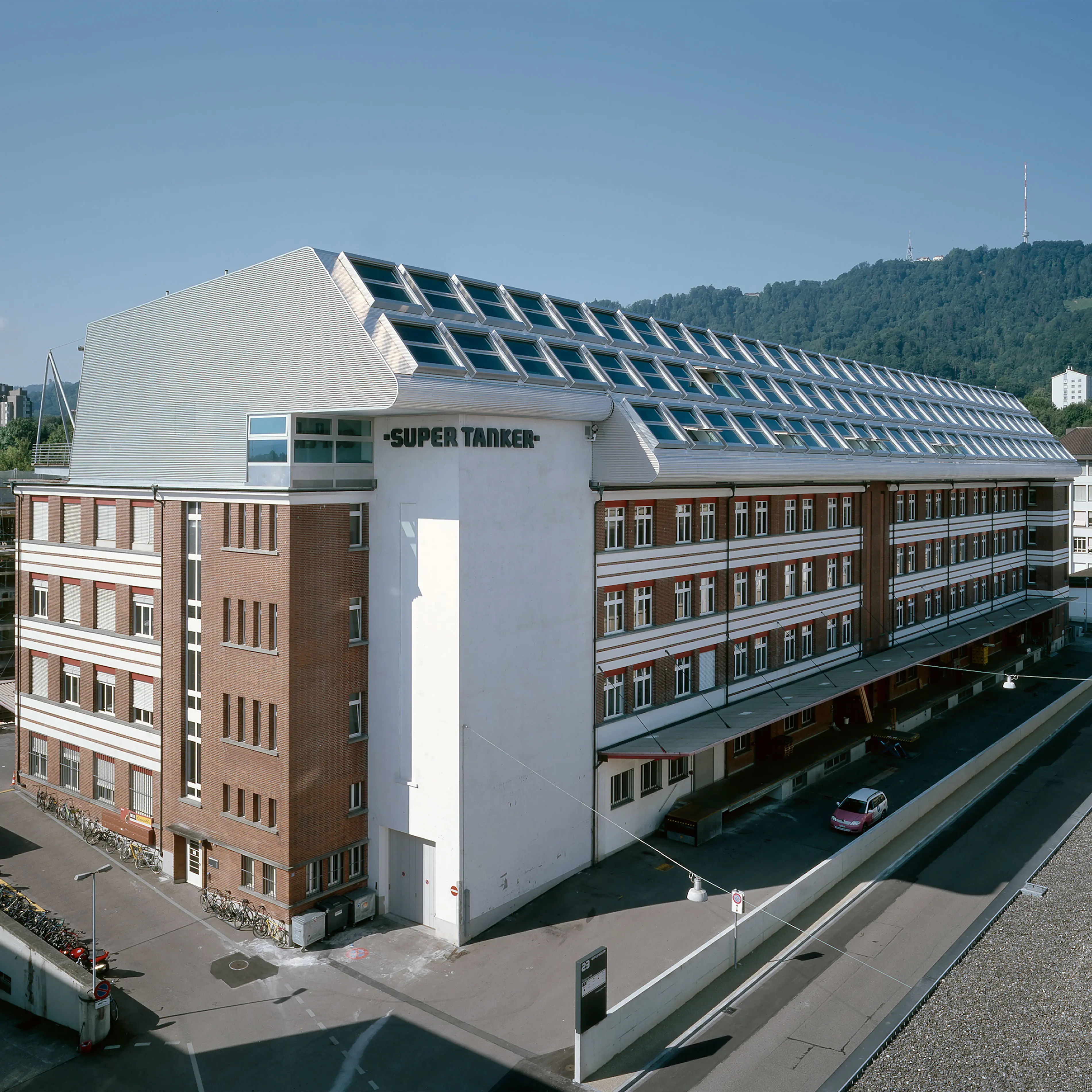 Supertanker, Zürich