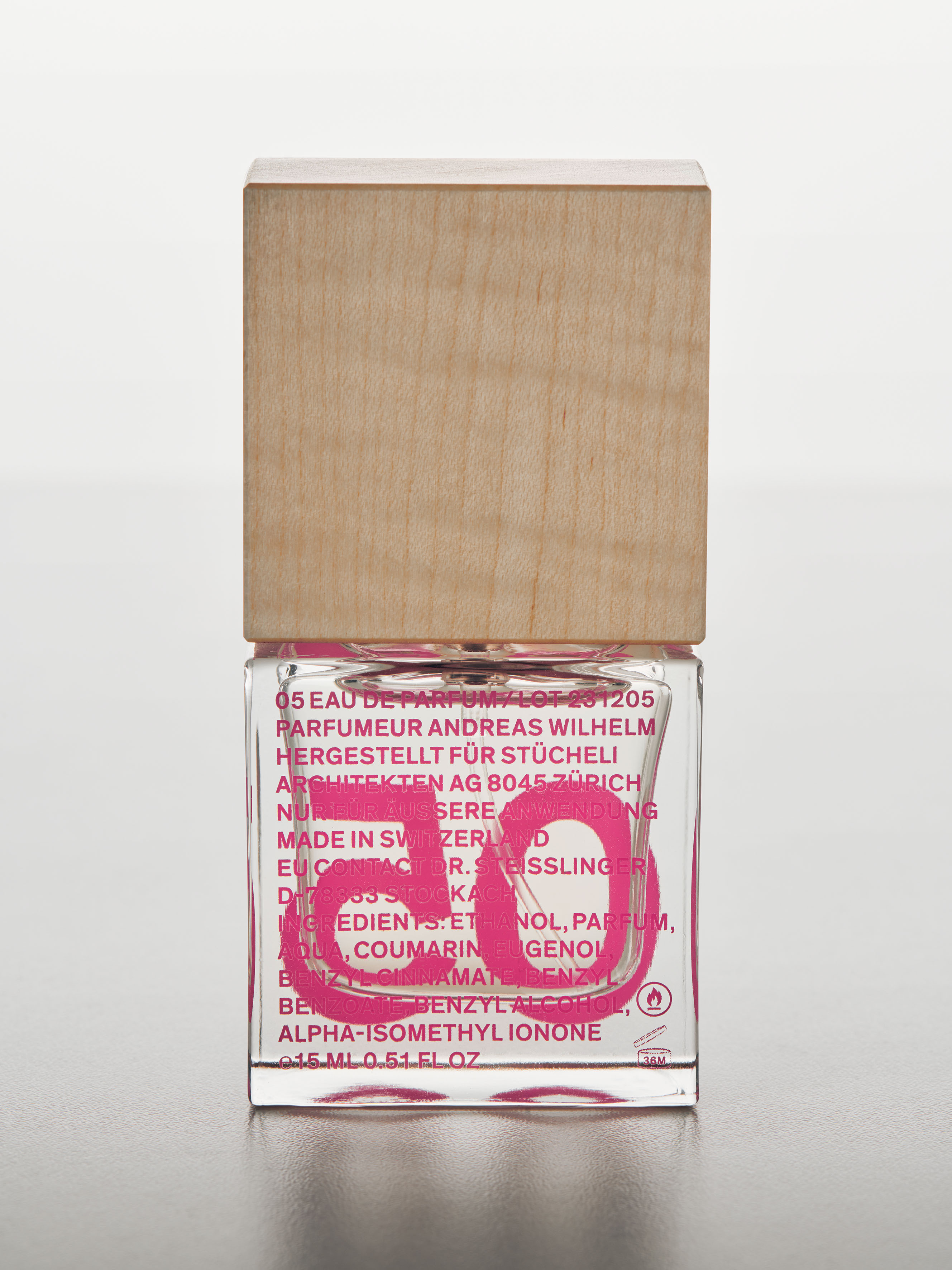 "05" Eau de Parfum Foto © Studio Willen (1)